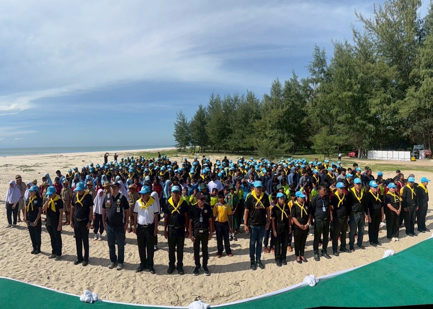 🌊 ศรชล.จังหวัดนครศรีธรรมราช นำทีม Big cleaning  พลังมวลชนกว่า 600  ร่วมใจคืนความสะอาดให้ 